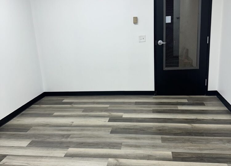 Clean, Move-In Ready Small Suite in Southfield
